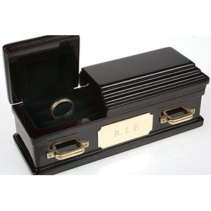 wedding ring coffin