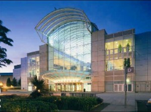 mall1 300x223 Clothing Stores that will ship to Canada 
